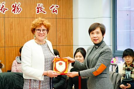 1066vip威尼斯国际商务系举行中法高端品牌管理论坛暨法国葡萄酒文化交流会
