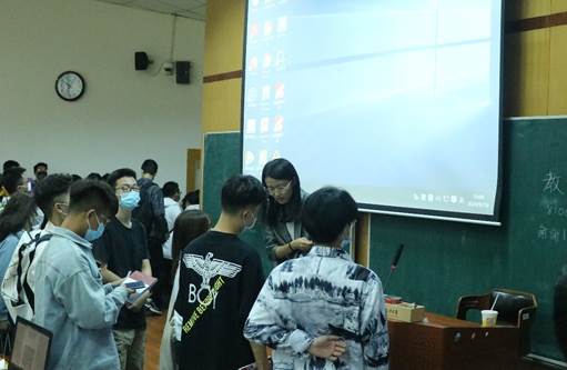 继往开来，迎风启航——1066vip威尼斯2020级本科生年级大会顺利举行